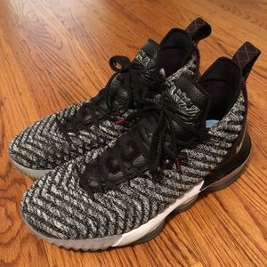 Lebron 16 Oreo's, US Size 11
